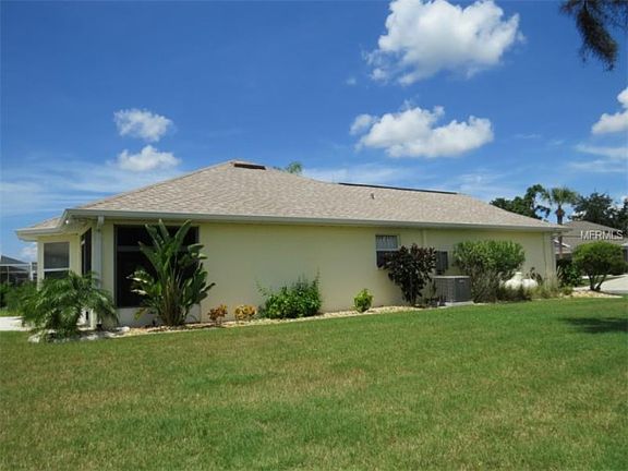 3rd image of 302 Caloosa Woods Ln