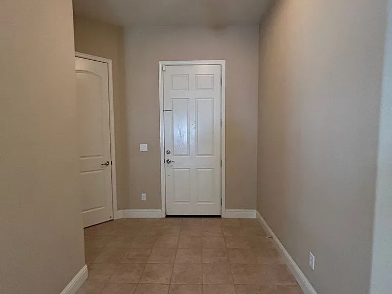 685 Stetson Dr — Photo 7