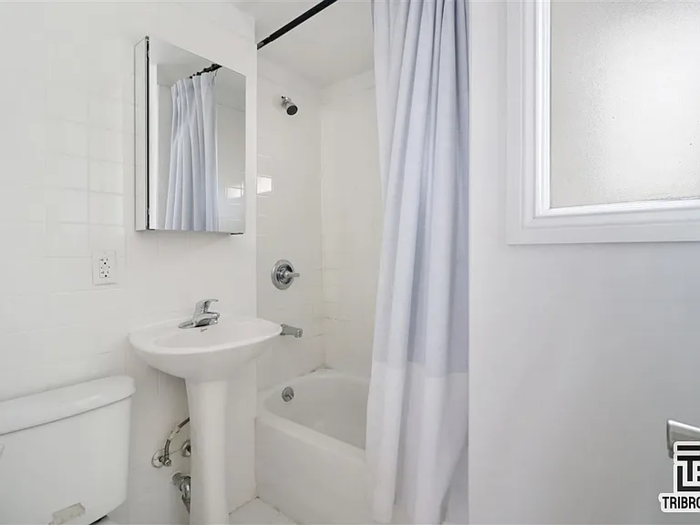 6545 Broadway #1B — Photo 8