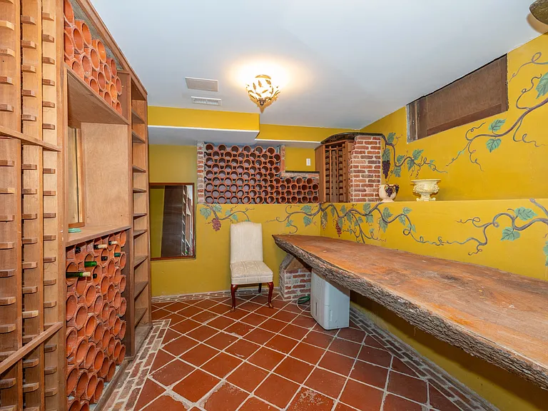 50 Rock Spring Rd — Photo 28