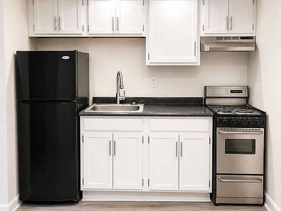 4th image of 235 King St APT 2