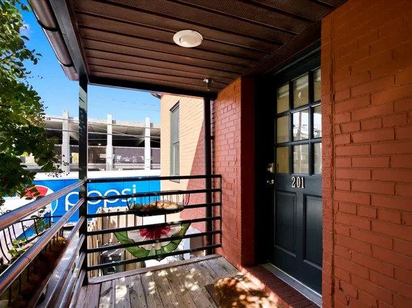116 N Indian Aly #201, Winchester, VA 22601