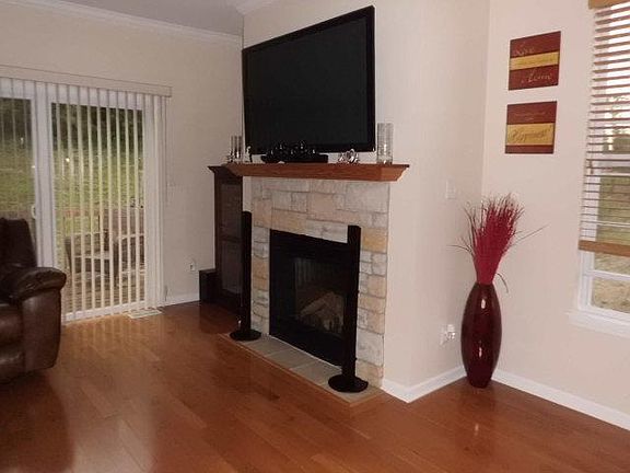 3rd image of 8789 Forest Glen Ct