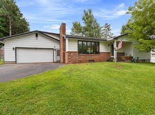 12077 Lindstrom Ln, Lindstrom, MN 55045