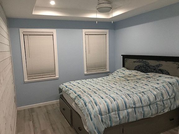 3rd image of 442 Oakdale Dr