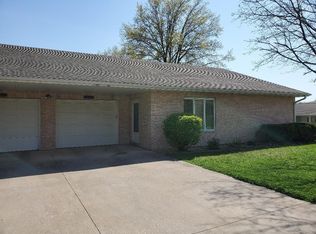 1900 Huntington Dr #1900, Quincy, IL 62301