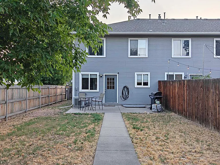 832 Mariposa St — Photo 22