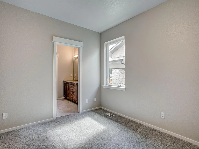 Guest bedroom 1