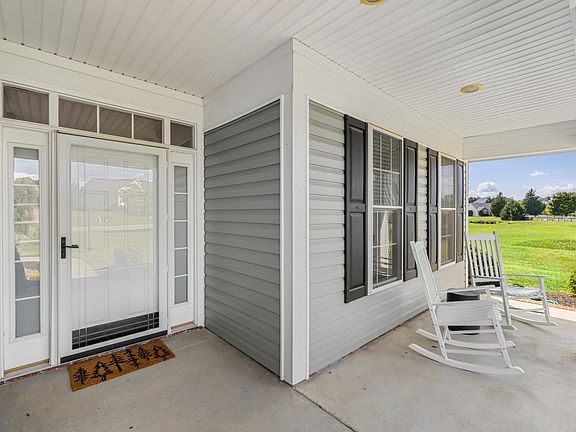 5th image of 512 Winding Way