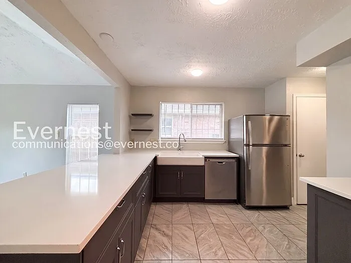 1334 Willersley Ln — Photo 8