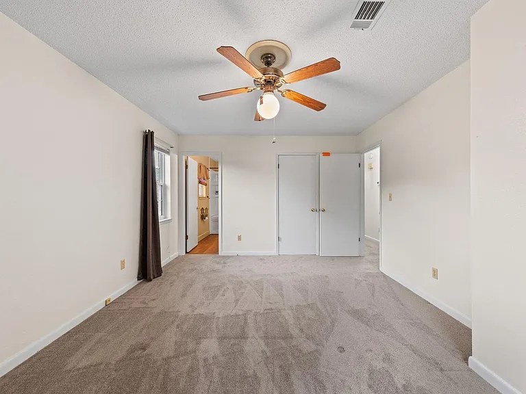 122 Beach Dr — Photo 31