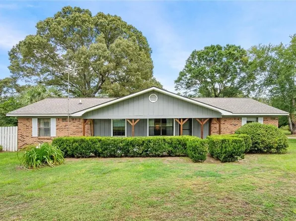 10186 Gulfcrest Rd, Chunchula, AL 36521