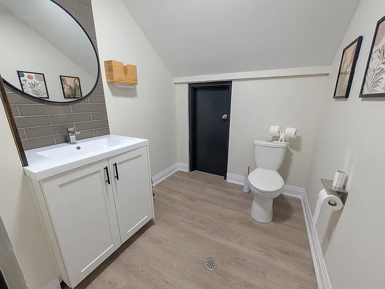 174 Eastchester Ave — Photo 17