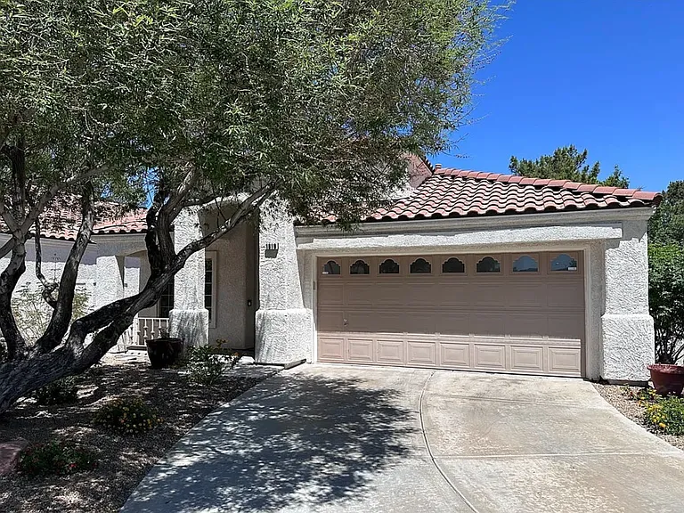 1810 Stablegate Ave — Photo 1