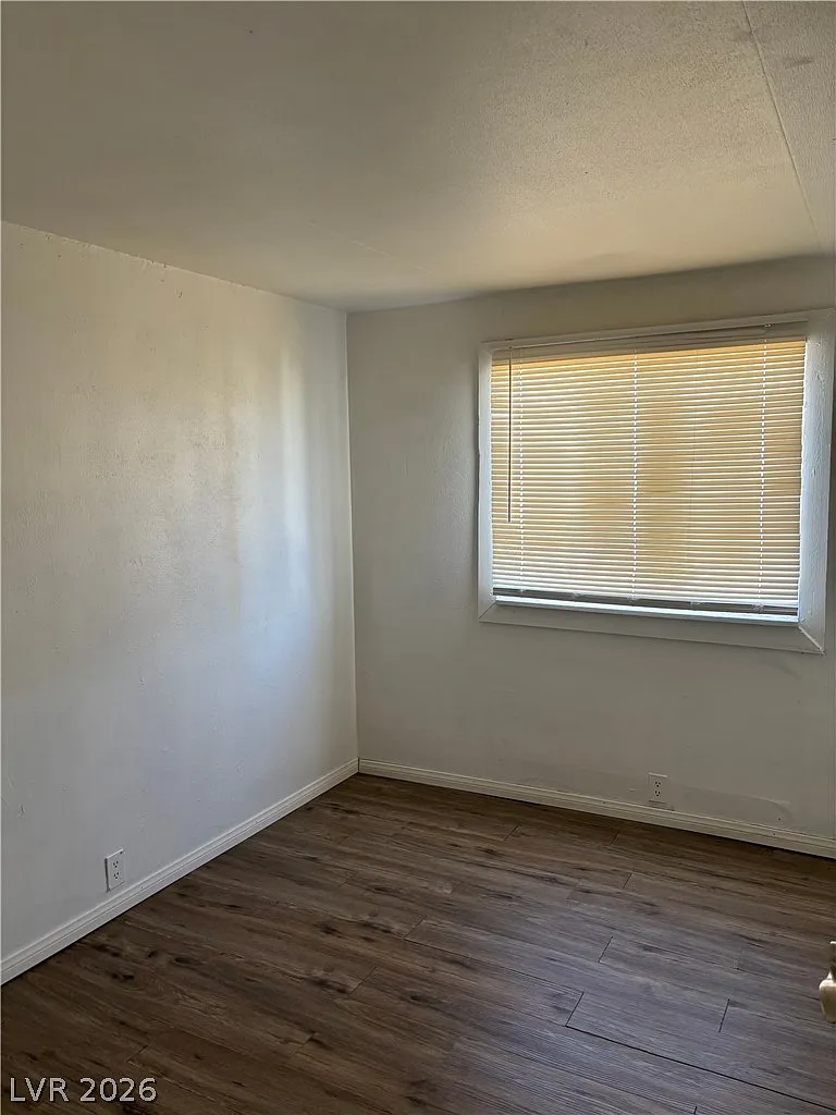 2 bed, 1.0 bath, 720 sqft, $1,000 — Photo 3