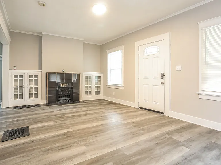 1666466_017_living_room_13077033.jpg