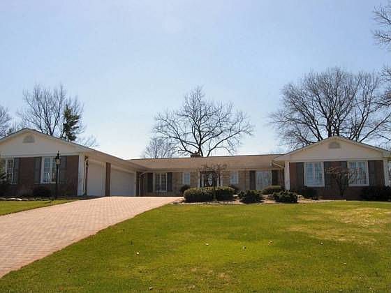 1st image of 9270 Hidden Valley Ct