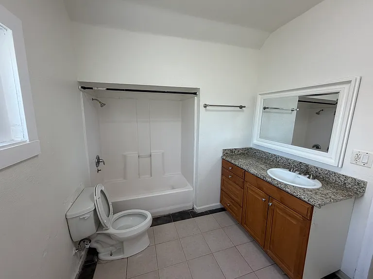 604 B St #1 — Photo 9
