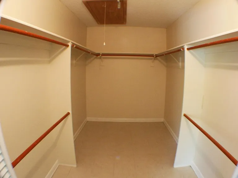 Walk in closet