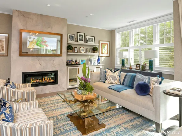 160 Park Street #102, New Canaan, CT 06840