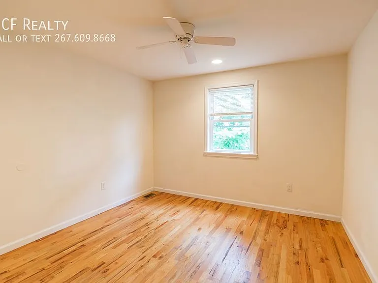 330 N Preston St #UPPER LEVEL — Photo 25