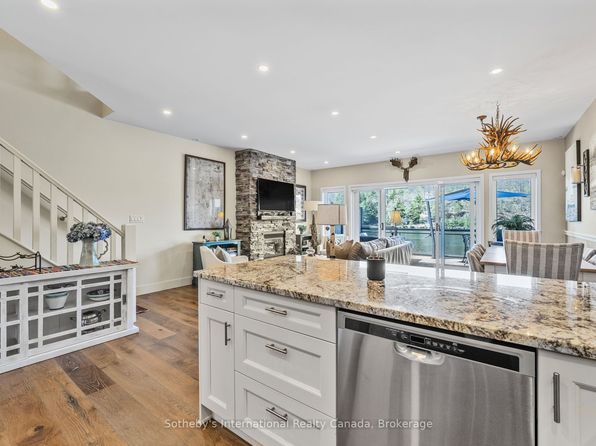 97 D Joseph St UNIT 207, Muskoka Lakes, ON P0B 1J0