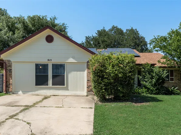 915 Freestone Dr, Arlington, TX 76017