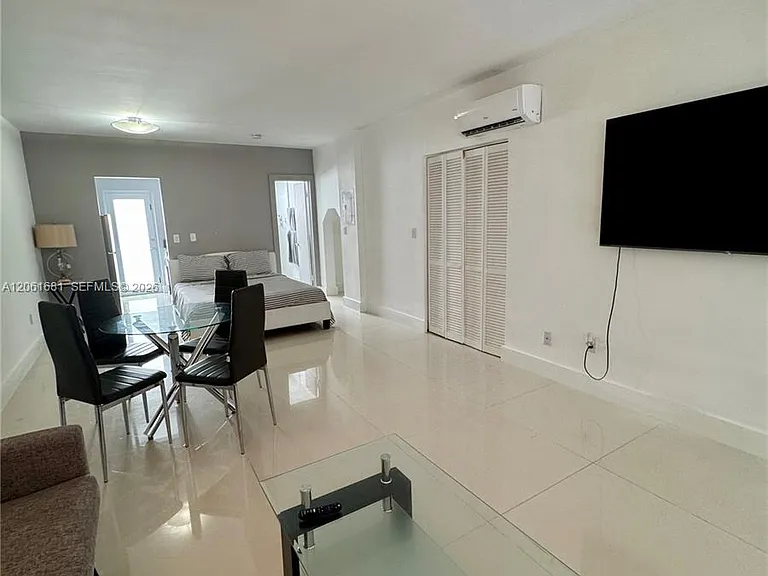 1604 Drexel Ave #107 — Photo 2