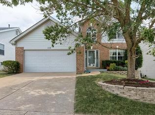 1110 Arbor Spring Ct, Ballwin, MO 63021