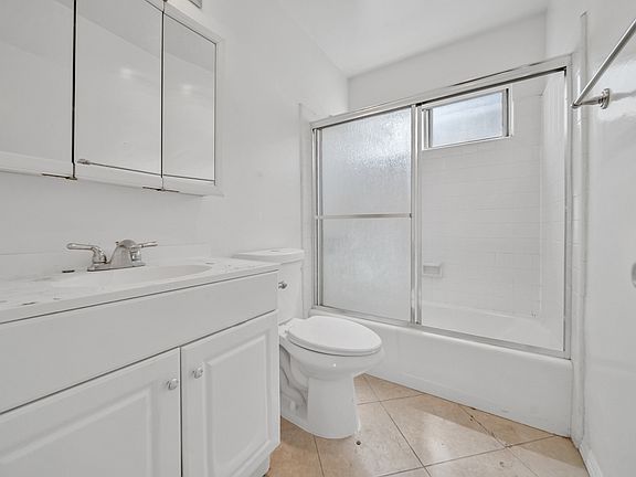 2nd image of 2470 Purdue Ave APT 4