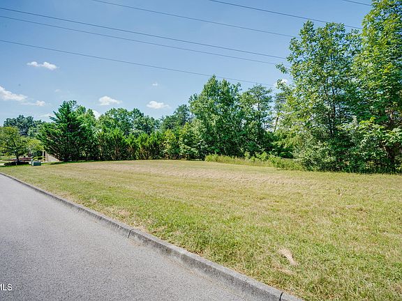 3rd image of 1796 Buckingham Ct