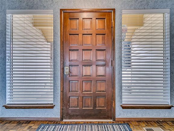 3rd image of 10321 Leicester Dr