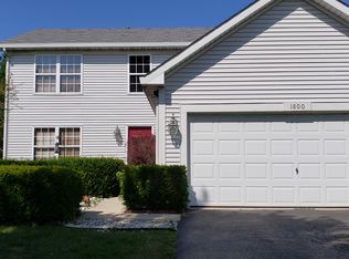 1800 Sierra Trl, Romeoville, IL 60446