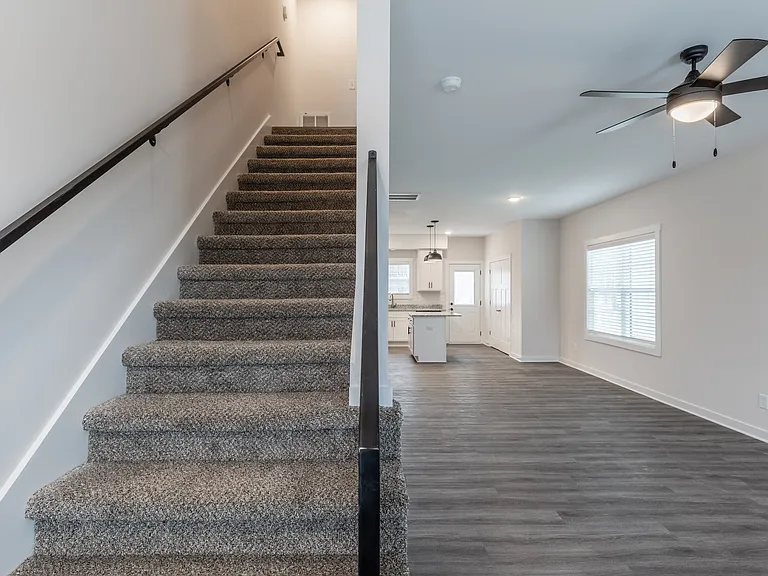 112 Aviator Cir #A — Photo 2