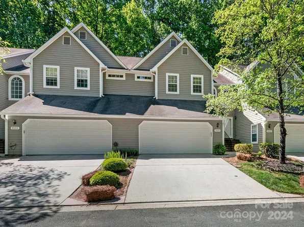 9028 Saint Pierre Ln, Charlotte, NC 28277