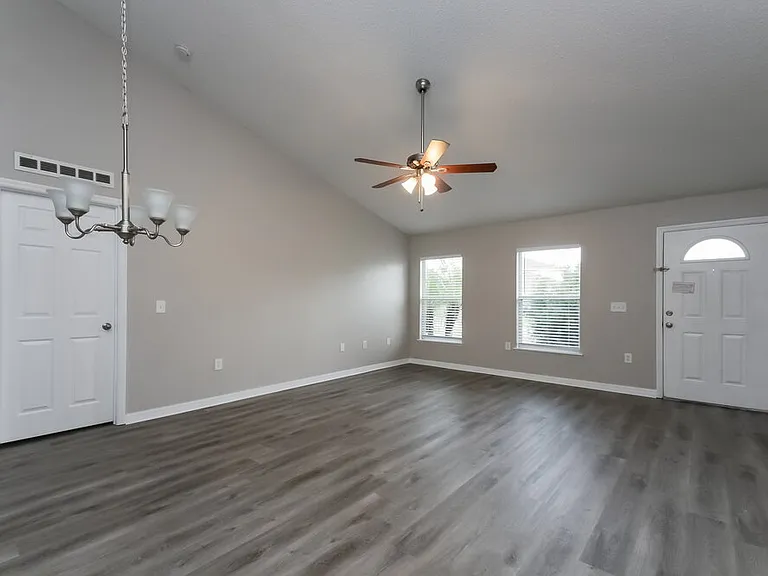 2790 Woodland Creek Loop — Photo 3
