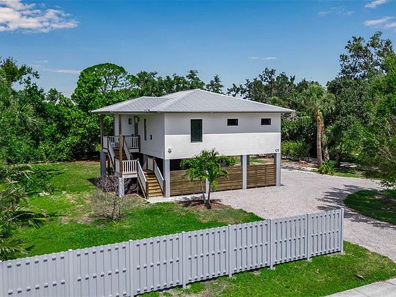 3rd image of 105 Shore Rd