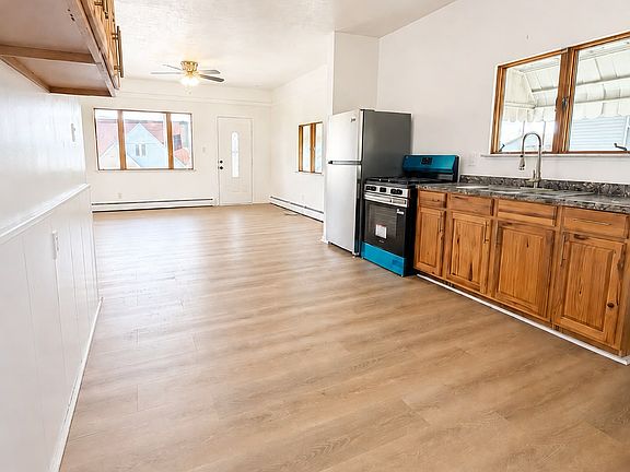 4th image of 527 Green St #1