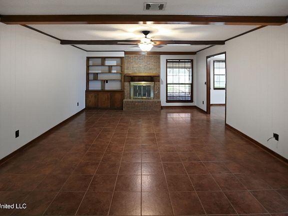 4th image of 343 Swan Ridge Rd