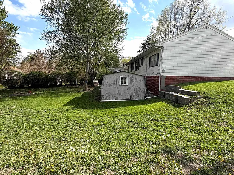 1002 S Main St — Photo 9