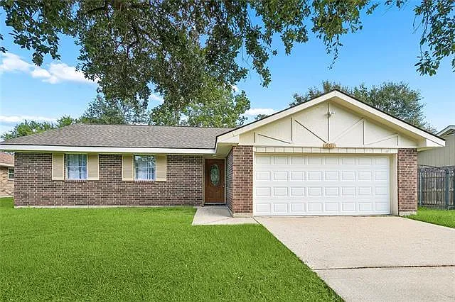 406 Pine Shadows Dr