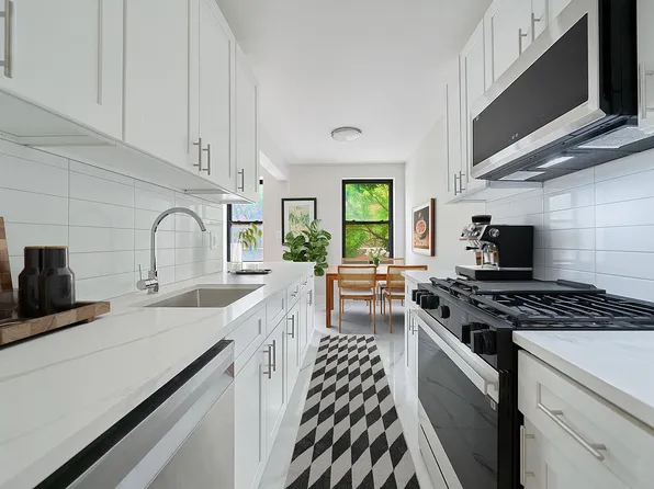 41-12 41st St APT 2N, Sunnyside, NY 11104