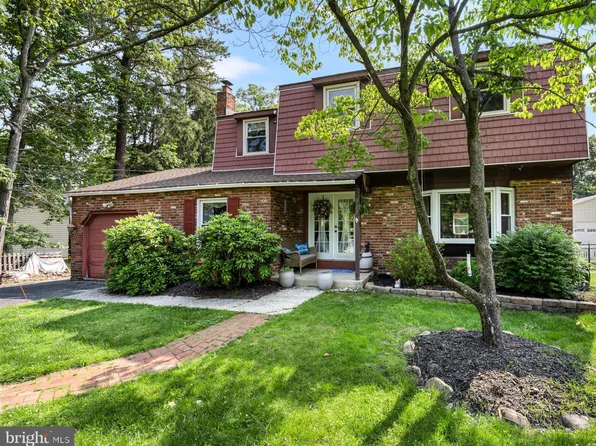 312 Walnut Ave, Marlton, NJ 08053
