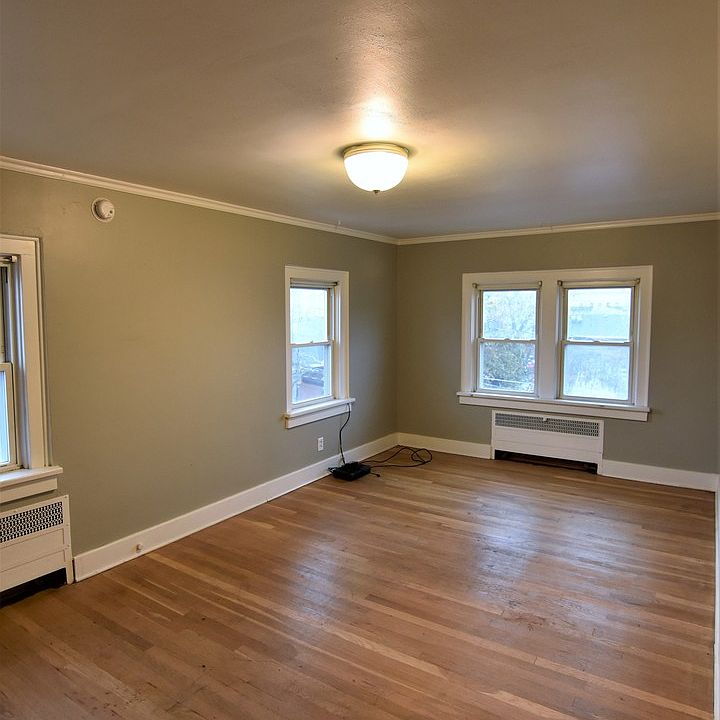 2nd image of 8 Lincoln Ave APT 3E