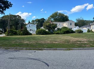 61 Whitecap Rd E, Niantic, CT 06357