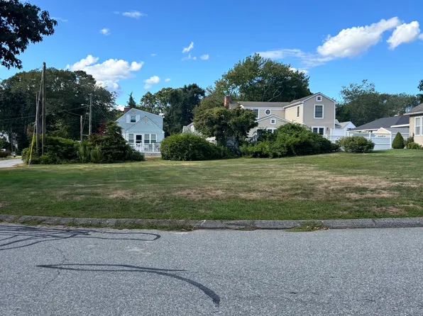 61 Whitecap Road, East Lyme, CT 06357