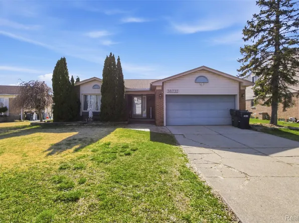 38737 Woodmont Dr, Sterling Heights, MI 48310