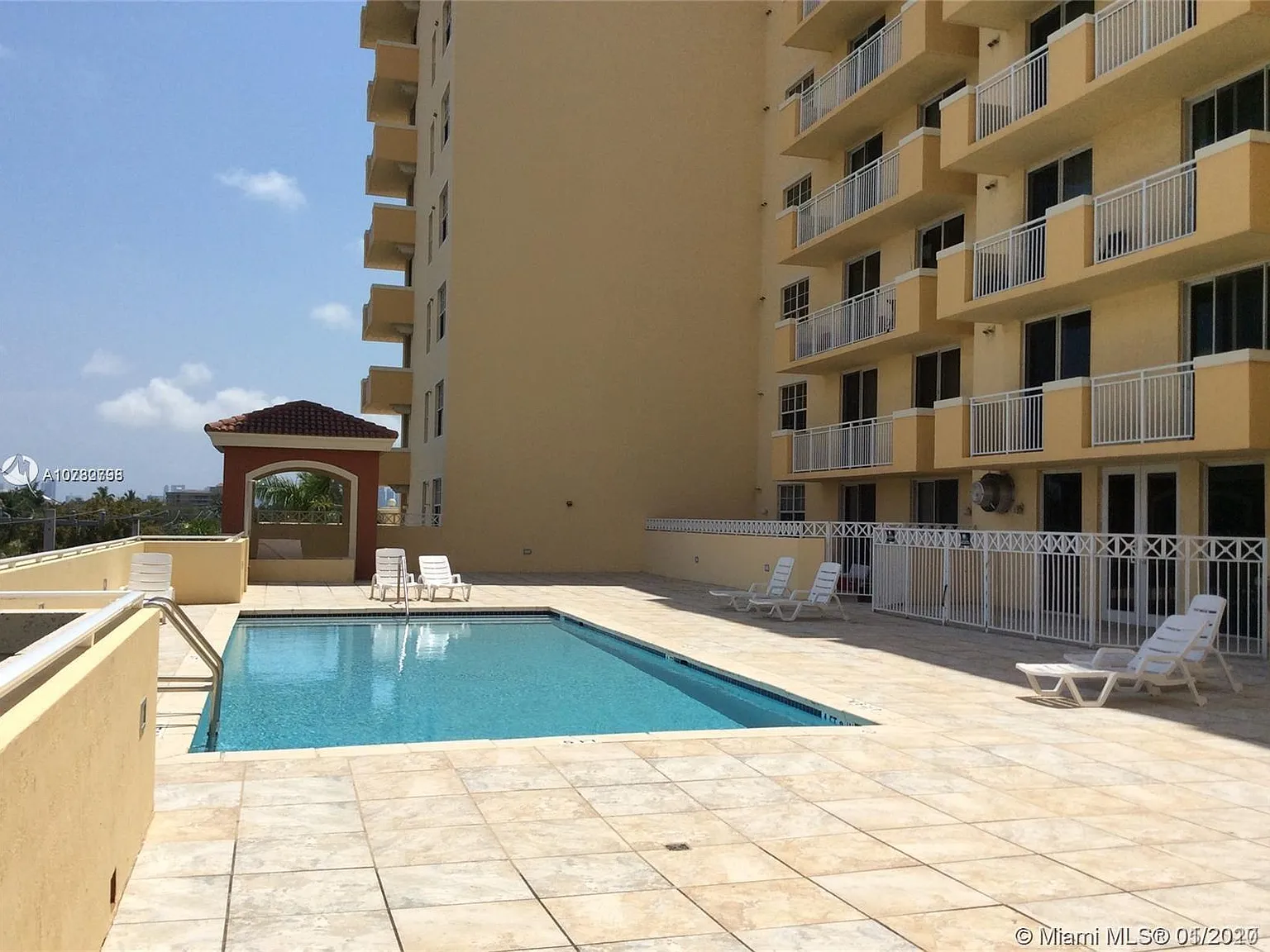 2 bed, 920 sqft, $2,650 — Photo 2