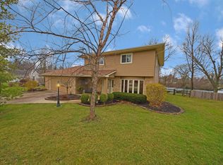 8716 Woodstream Dr, Fort Wayne, IN 46804