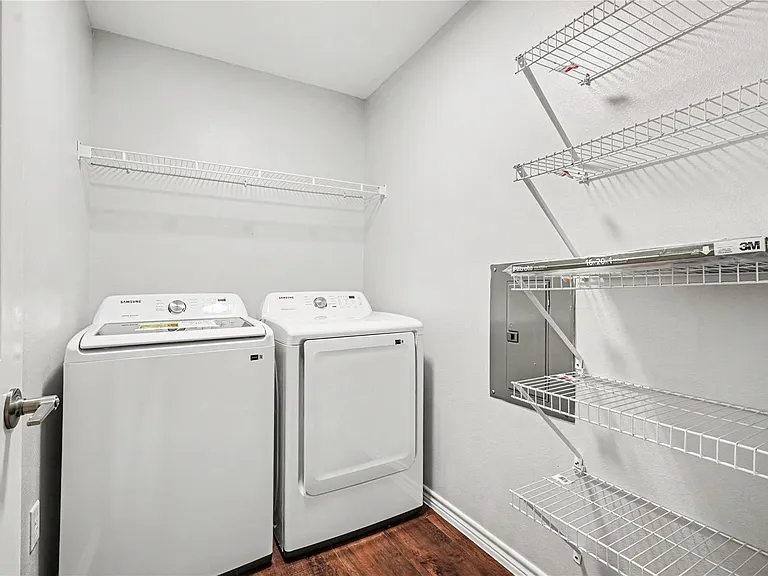 326 S Bell Dr — Photo 16